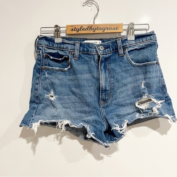 Abercrombie & Fitch High Rise Mom Short - Picture 6 of 6